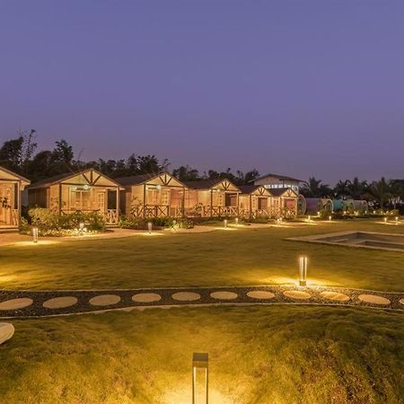 Waterscape Retreat Girnare Bagian luar foto
