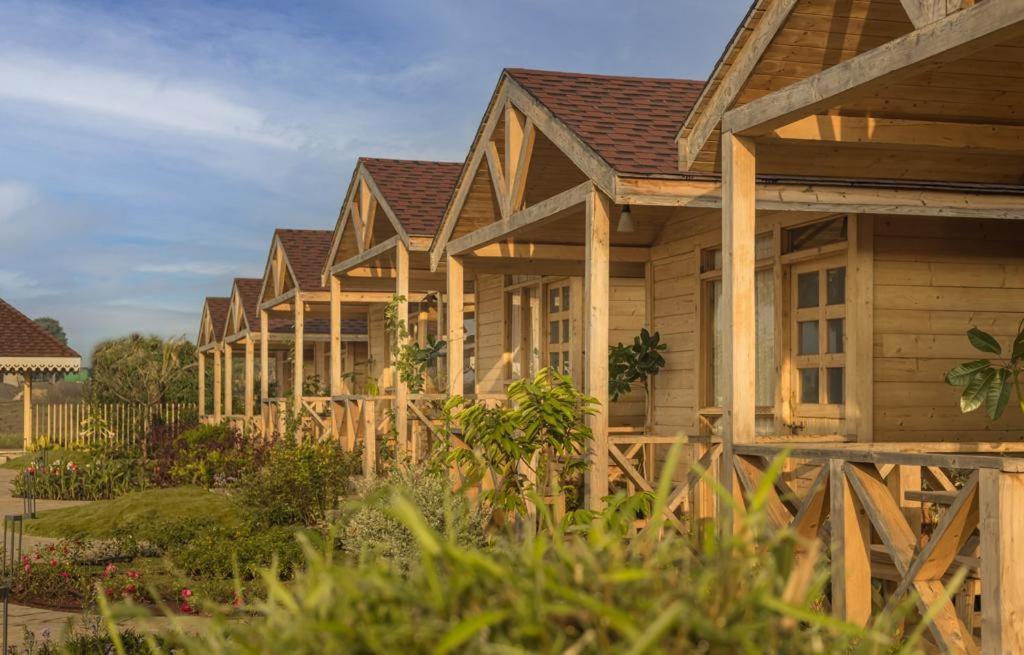 Waterscape Retreat Girnare Bagian luar foto